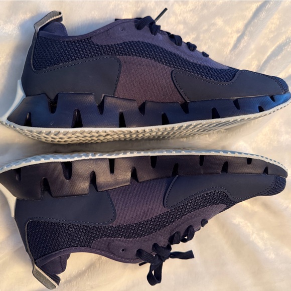 Reebok Deep Blue Mesh Sneakers - Picture 7 of 9